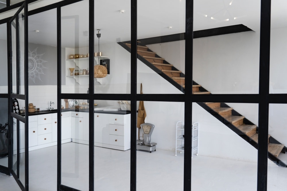 why aluminium is used to make window frames